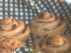 cinnamon rolls with raisins at Green & Yang in Mexico City