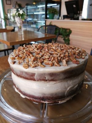 Vegan carrot cake at Green & Yang in Mexico City