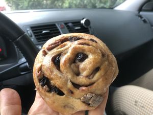 rol de canela con pasas  at Green & Yang in Mexico City