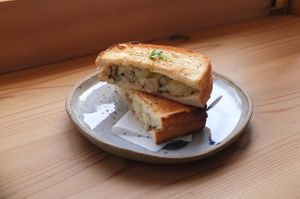 Umami Mushroom & Smashed Potato with Mustard Toasty at ANY B&B + Coffee in Nara