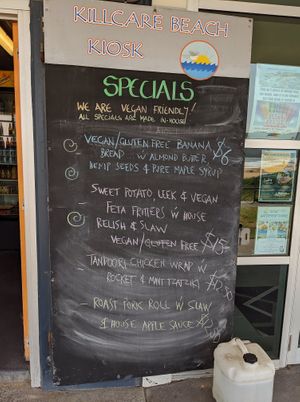 Specials board "vegan friendly" at Killcare Beach Kiosk in Killcare