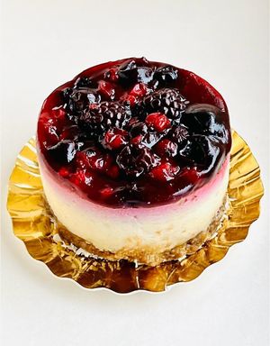 Berry cheesecake  #Veganuary at Gopal - temporarily closed in Tours