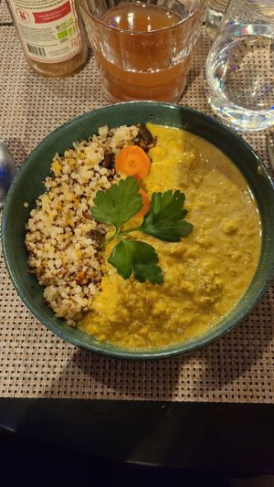 Dahl de lentilles corail, pois chiche et quinoa at La Chèvre et Le Chou in Sarlat-la-caneda