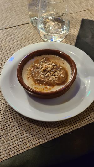 Crème brûlée praliné noisettes at La Chèvre et Le Chou in Sarlat-la-caneda