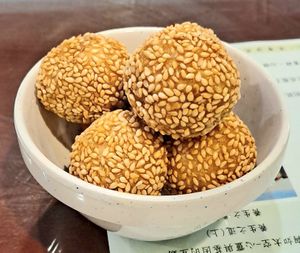 Sesame balls at Sweet Veggie in El Monte