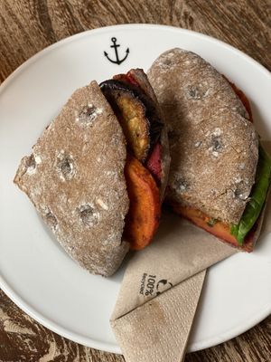 Leckeres vegan belegtes Focaccia   at heimathafen Wiesbaden in Wiesbaden