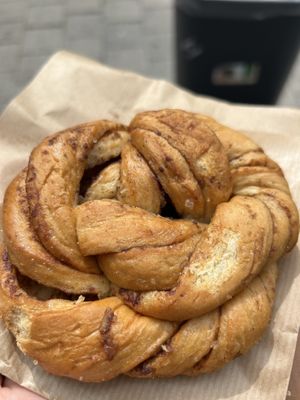 cinnamon twist koffiekoek 4,40€  at Peaberry in Ghent