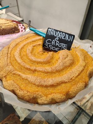 Cake carrots and mandarini at Pomo D'oro in Finale Ligure