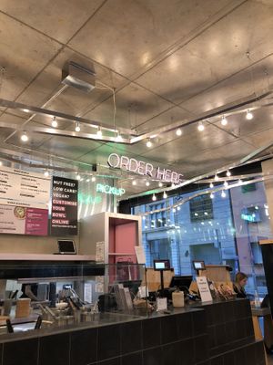 Inside  at beets&roots - Dorotheenstraße in Berlin