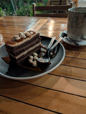 Vegan Snickers cake at Three Little Birds in Sagres