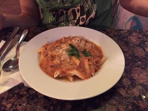 Macaroni bolognese style at Juicy Jones - Hospital in Barcelona