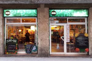 Entrance and window at Juicy Jones - Hospital in Barcelona