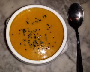 Carrot cream with seeds at Juicy Jones - Hospital in Barcelona