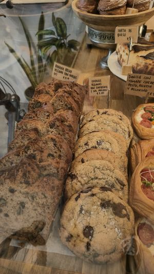 Banana bread and vegan cookie at Blackbird in Valencia