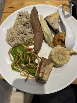 An array of hot foods.  at Miao Ji Xiang Vegan Buffet in Qingdao