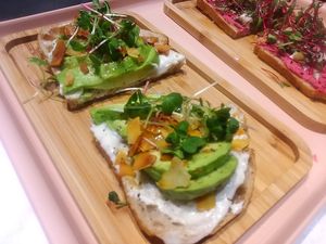 AVO TOAST at Paraíso Bowls in Porto Alegre