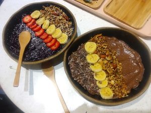Smoothie bowls: açaí e cacau at Paraíso Bowls in Porto Alegre