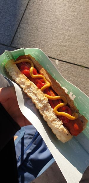Vegan Hot Dog at Narvesen Jernbanestasjonen in Bergen