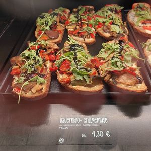 Bread with toppings & spread (4.30, may vary from day to day) at Hucks Lieblingsplatz in Bad Homburg