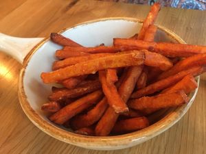 Frytki z batata at Zjesc in Warsaw