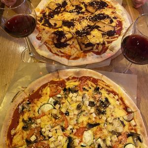 😻🍕 at Zjesc in Warsaw