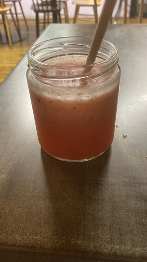 Exquisito jugo de sandía   at Violeta in Santiago