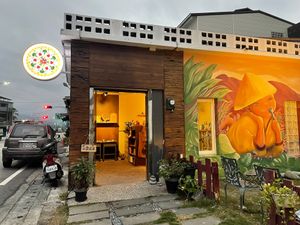 Street view at Wu Lou Pie Pie 巫露派派 in Chishang