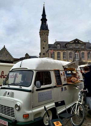 CHANGE at the Saturday market in Lier (photo Helga) at Change All Vegan - Food Truck in Lier