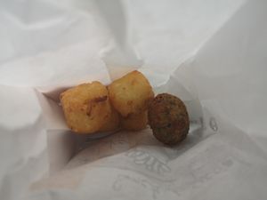 Vegan nuggets at Den Halt in Pelt