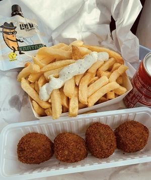 Vegan bitterballen  at Den Halt in Pelt