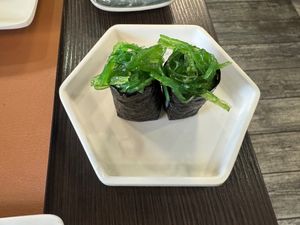 Seaweed salad roll at Lucky Sushi in Civitavecchia