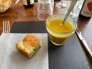 First course: soup with delicious homemade bread at La Clé du Bonheur in Carentan Les Marais