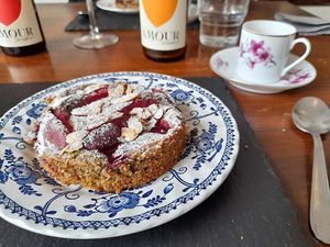 Dessert: plum tartlette (yummy!!!) at La Clé du Bonheur in Carentan Les Marais