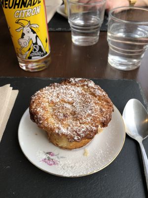 Cake citron   at La Clé du Bonheur in Carentan Les Marais