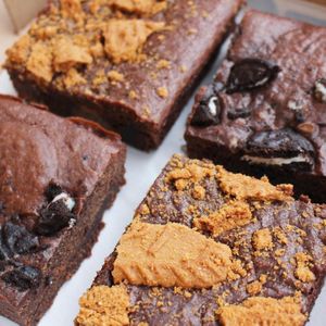 Biscoff/cookies and cream brownie (vegan) at Love Brew Scarborough in Scarborough