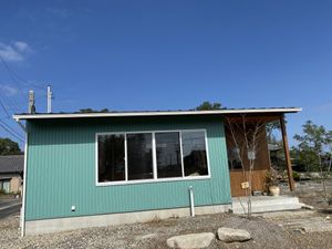 From the road. Road is very small and easy to miss, but look for this building about 20m back at CocoRie  in Kameyama
