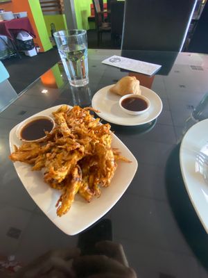 Onion bhaji and samosa at BailwalG in Rotorua