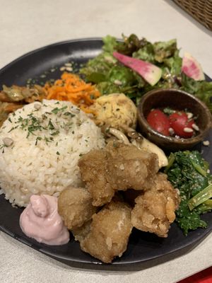 Lunch set at Mumokuteki in Osaka
