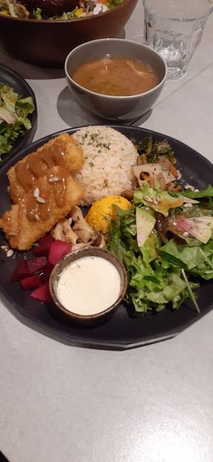 Okra konjac cutlet at Mumokuteki in Osaka