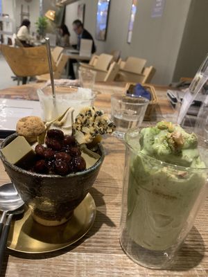 Adzuki hojicha parfait & matcha shake at Mumokuteki in Osaka