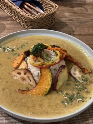 Coconut curry at Mumokuteki in Osaka