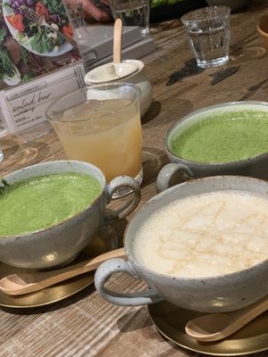 Apple juice, matcha lattes and maple latte at Mumokuteki in Osaka