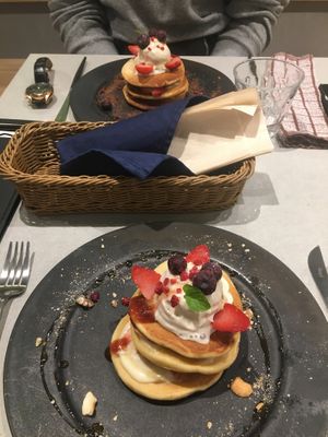 Pancakes with soy icecream  at Mumokuteki in Osaka
