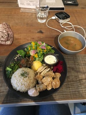 Lunch set with soy nuggets at Mumokuteki in Osaka