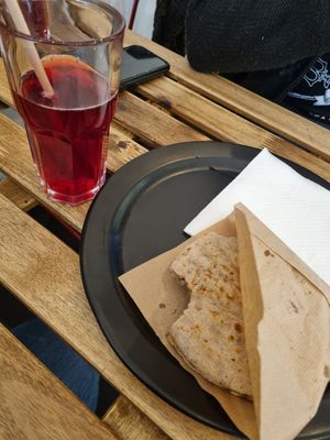 Baba Ghanoush pitta en verse limonade.....🤪 at Maha in Brussels