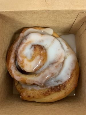  Vegan cinnamon bun at Calma Cafe in Gran Canaria