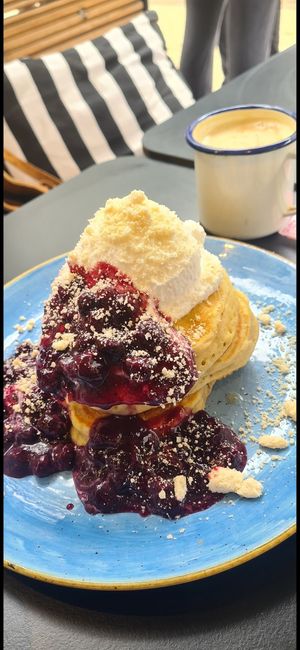 blueberry pancake at Seven Sundays in Dusseldorf