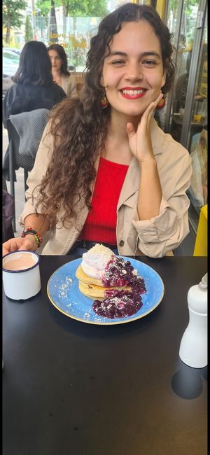 happy at Seven Sundays in Dusseldorf