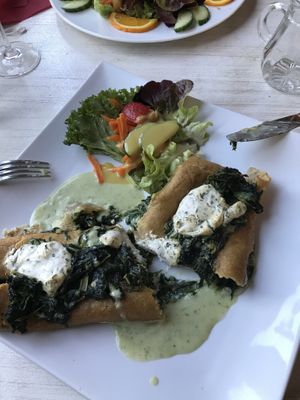 Dinkelstrudel mit Spinat at proSecCo in Oldenburg