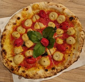 Margherita Vegana (R$ 42,50) at Squisito Pizzeria in Porto Alegre